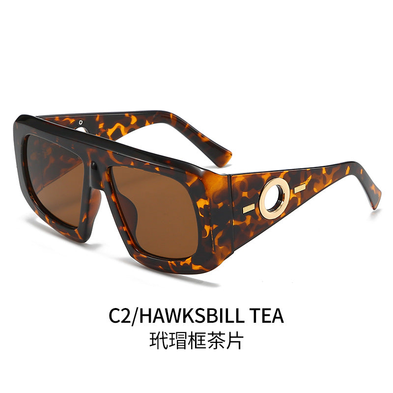 2026'S Popular Oversized Glasses for Women, Featuring a Trendy Square Design That Protects Against UV Rays