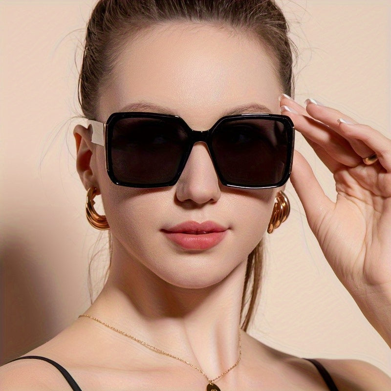 Fashionable Square Glasses Fashionable Square Glasses - Large-Sized with Mirror Lenses, Durable PC Frame & Metal Hinges - Perfect for Summer