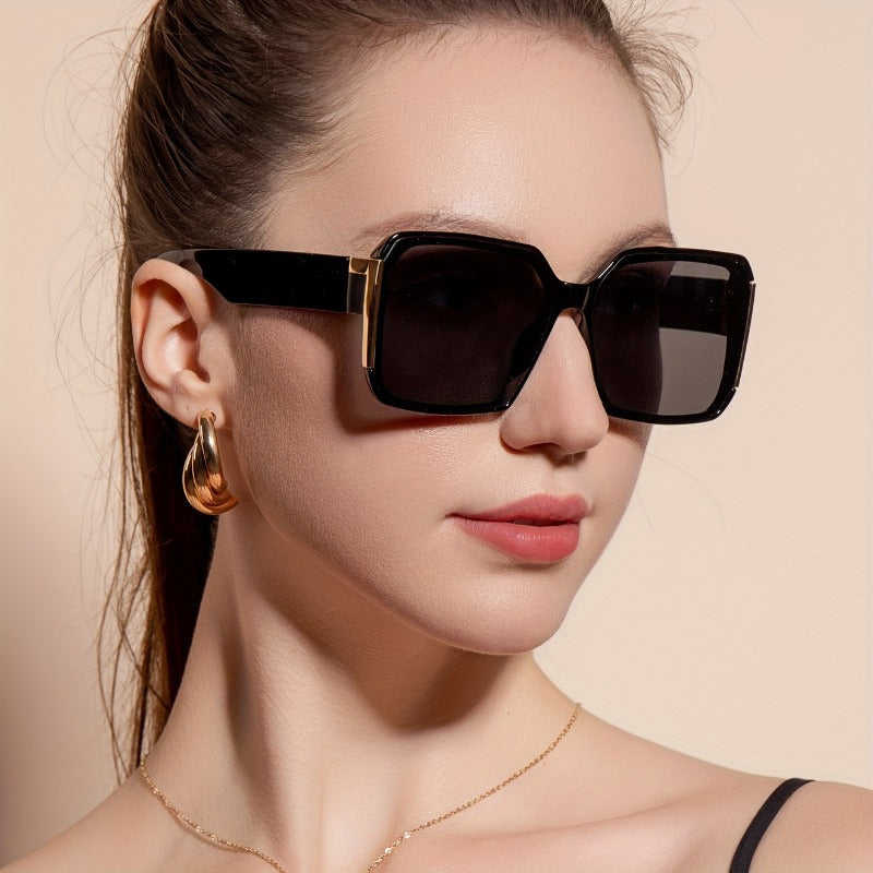 Fashionable Square Glasses Fashionable Square Glasses - Large-Sized with Mirror Lenses, Durable PC Frame & Metal Hinges - Perfect for Summer